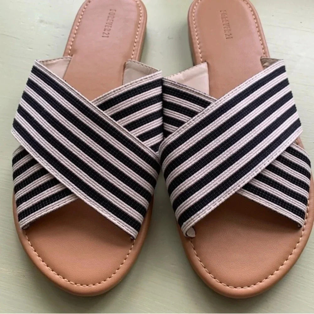 Classic Striped Slides - Picture 2 of 4